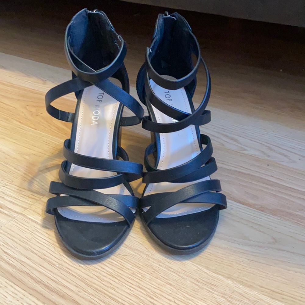 Heels- black sandals